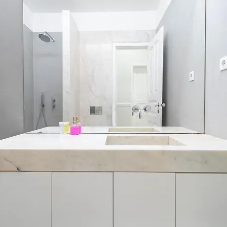 Akicity Opalite شقة